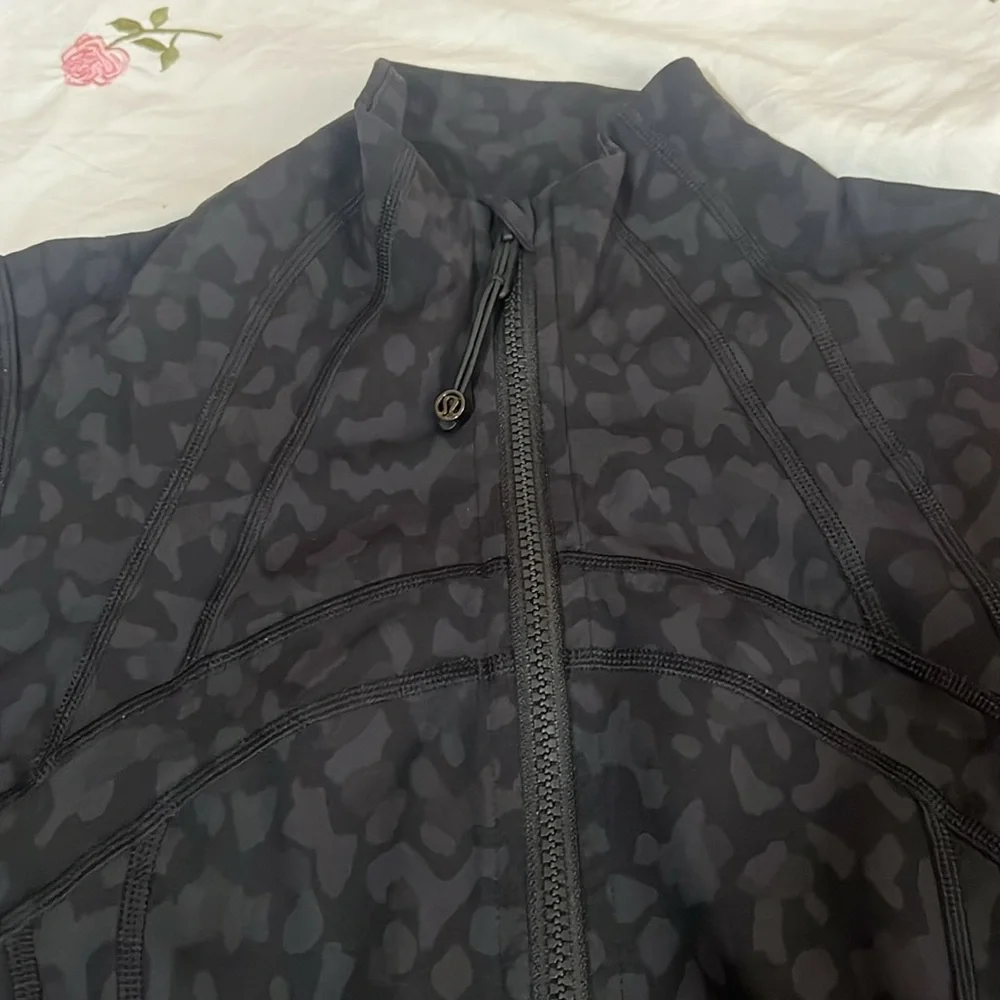 Lululemon Camo Cheetah Define Jacket - Picture 5 of 7